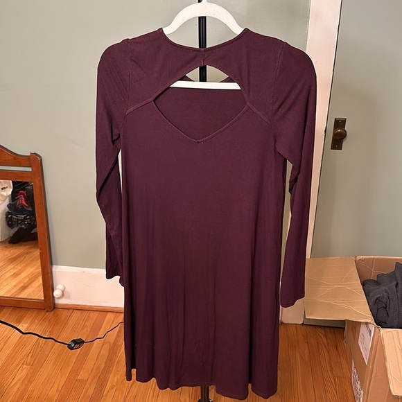 American Eagle long sleeve dress in maroon size Medium, worn once - Picture 3 of 3